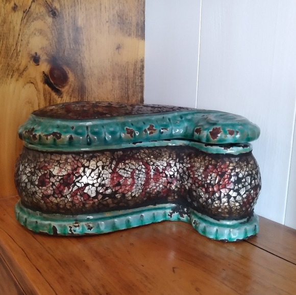 Decorative paisley shaped keepsake ceramic dish - Picture 1 of 13